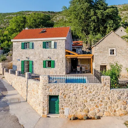 Semesterbostad Rustic Duće